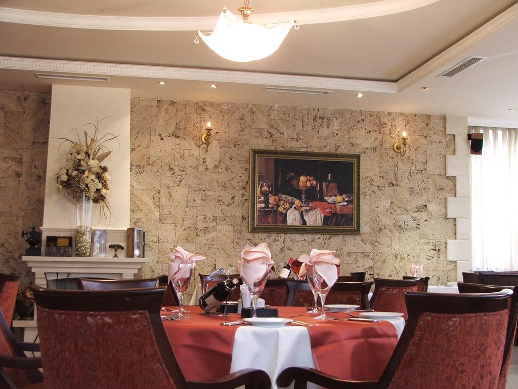 The Regent Club Hotel Ni Buitenkant foto