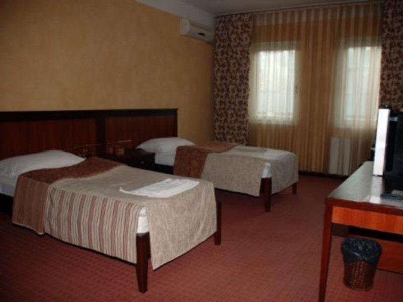 The Regent Club Hotel Ni Buitenkant foto