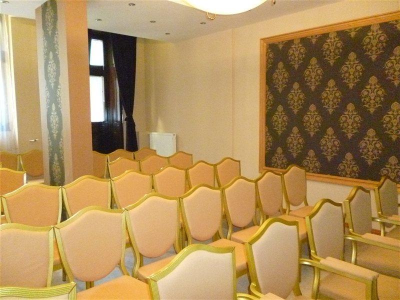 The Regent Club Hotel Ni Buitenkant foto