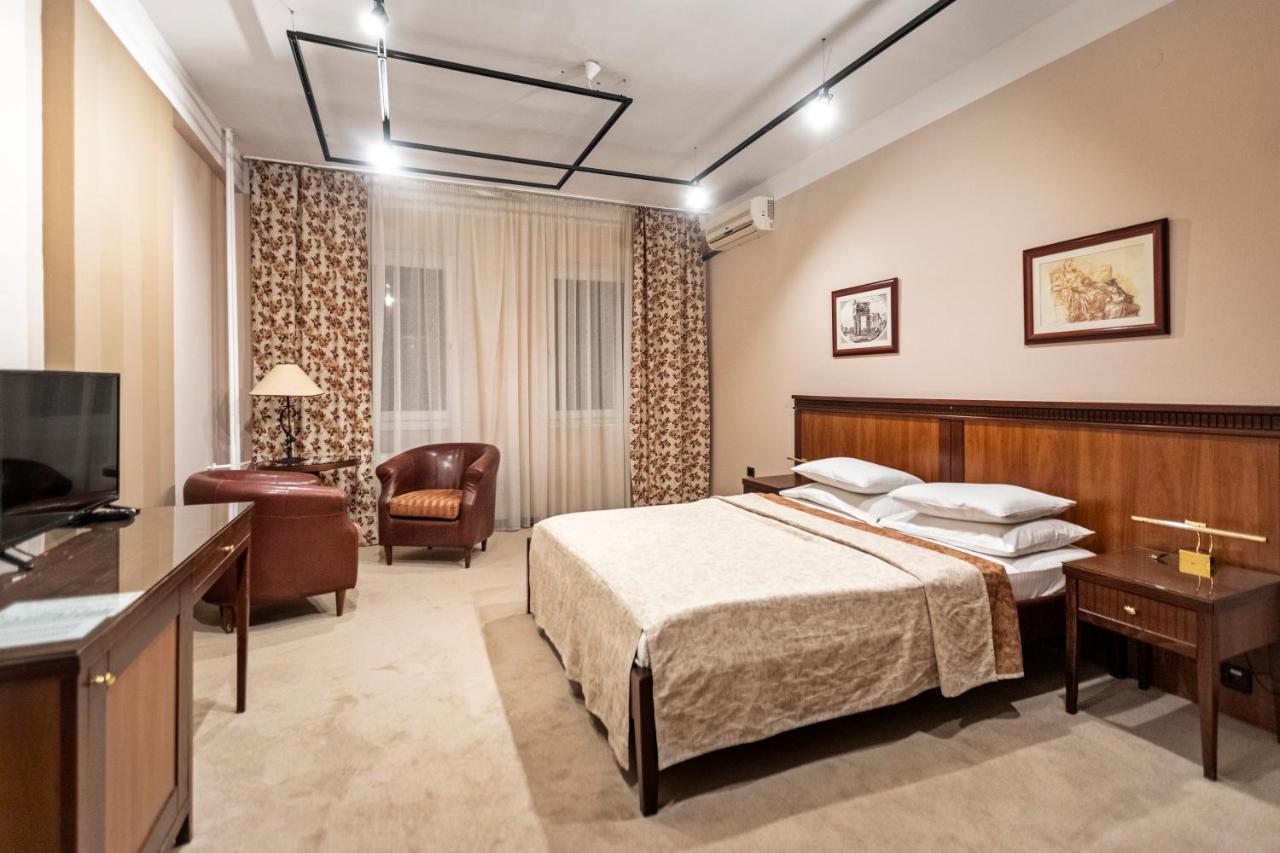 The Regent Club Hotel Ni Buitenkant foto