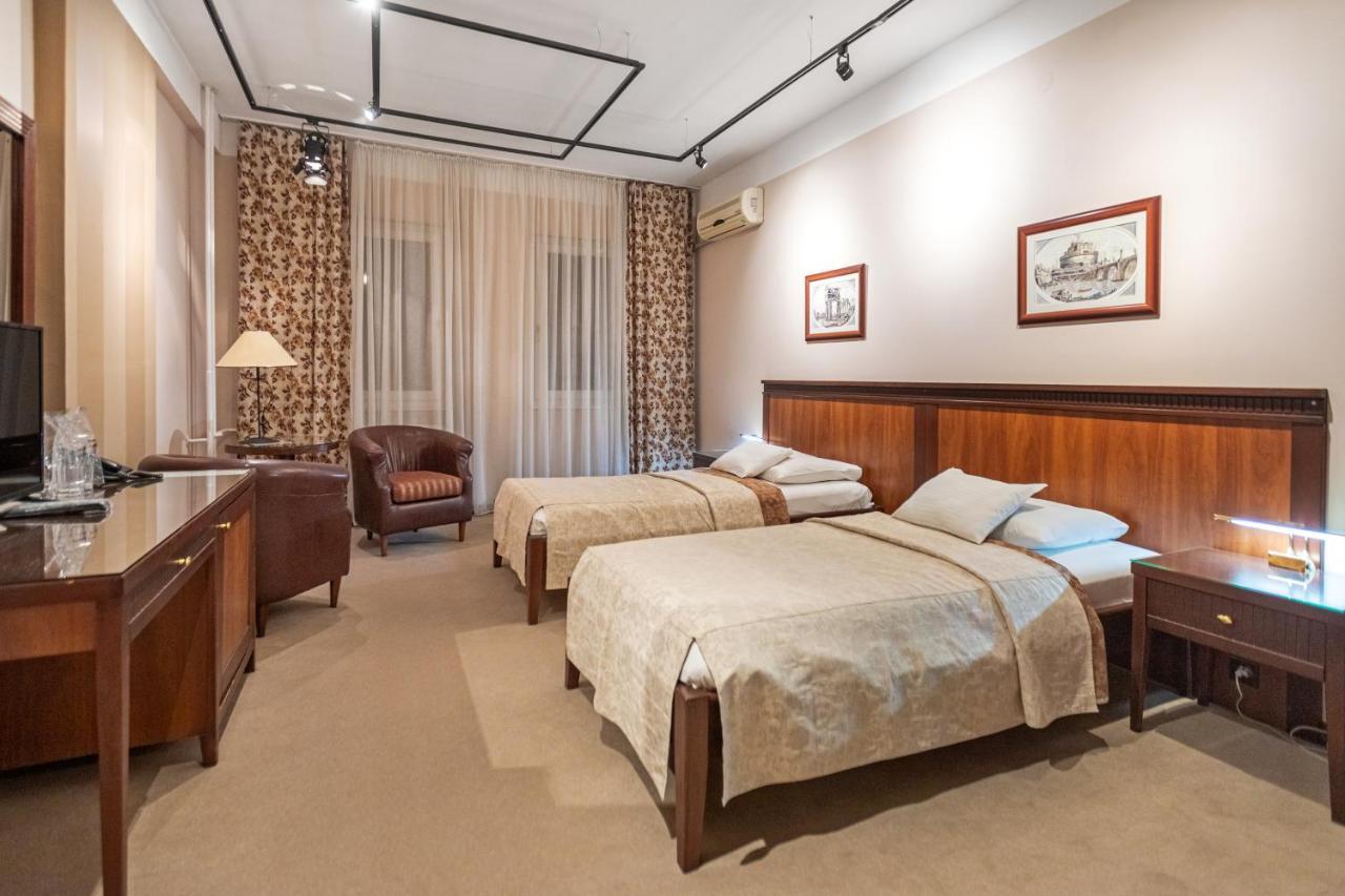 The Regent Club Hotel Ni Buitenkant foto