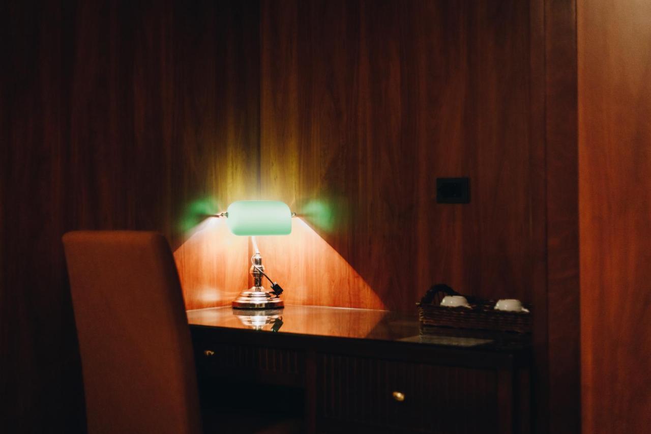 The Regent Club Hotel Ni Buitenkant foto
