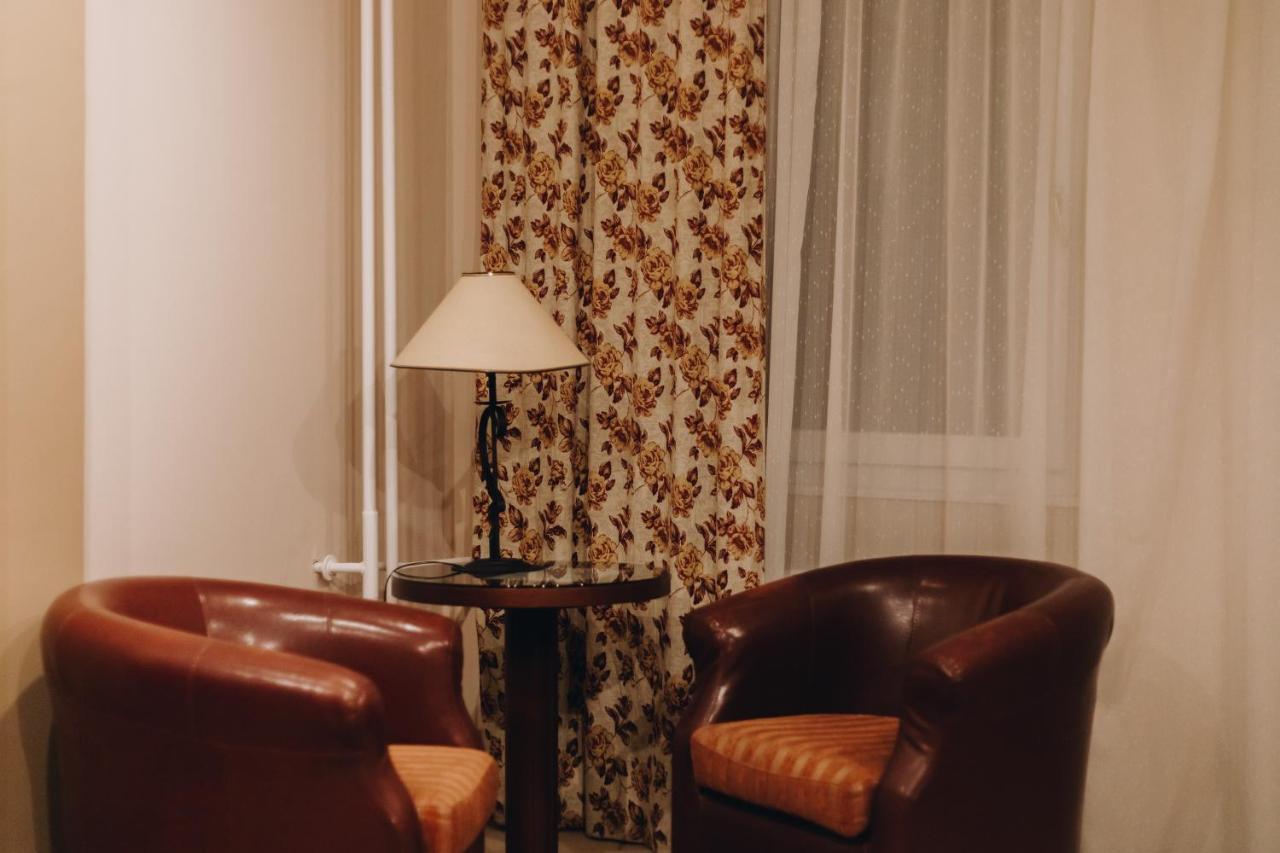 The Regent Club Hotel Ni Buitenkant foto