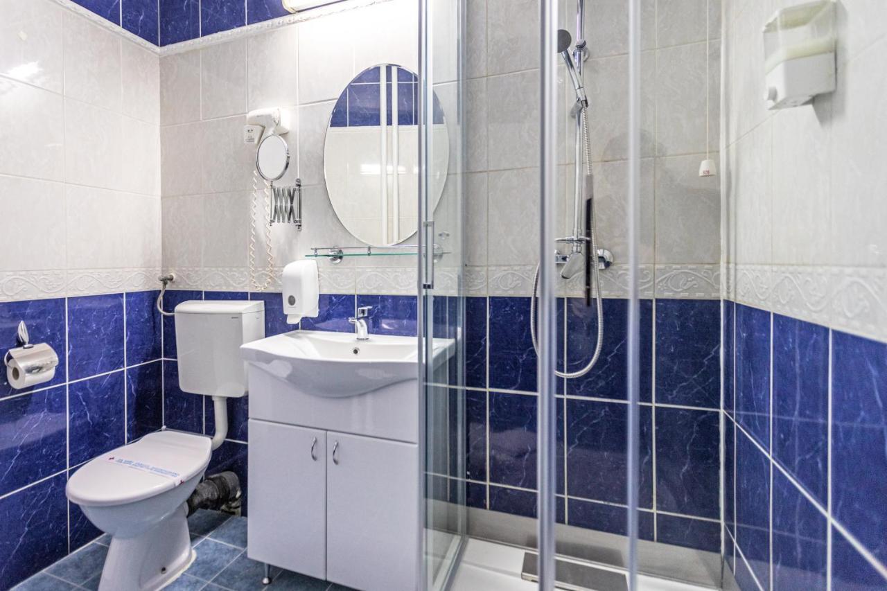 The Regent Club Hotel Ni Buitenkant foto